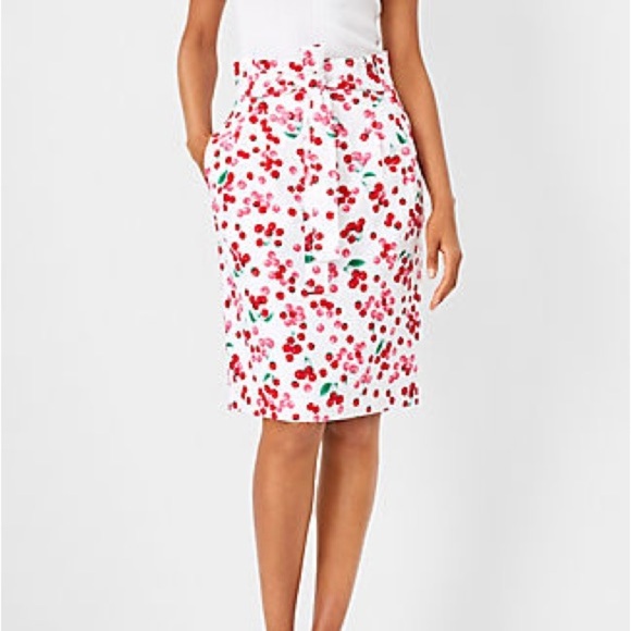 🍒 Chic Cherry Print Pencil Skirt - Picture 2 of 7